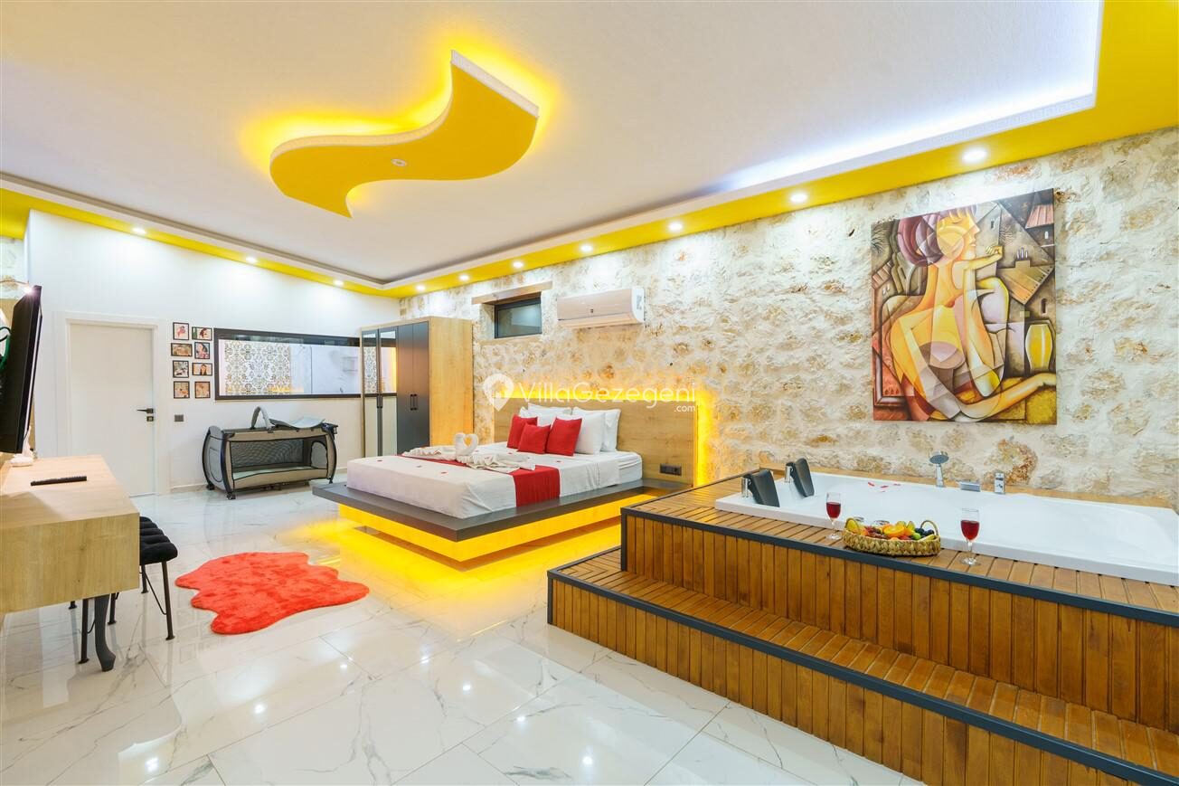 Villa Mira Queen — 48