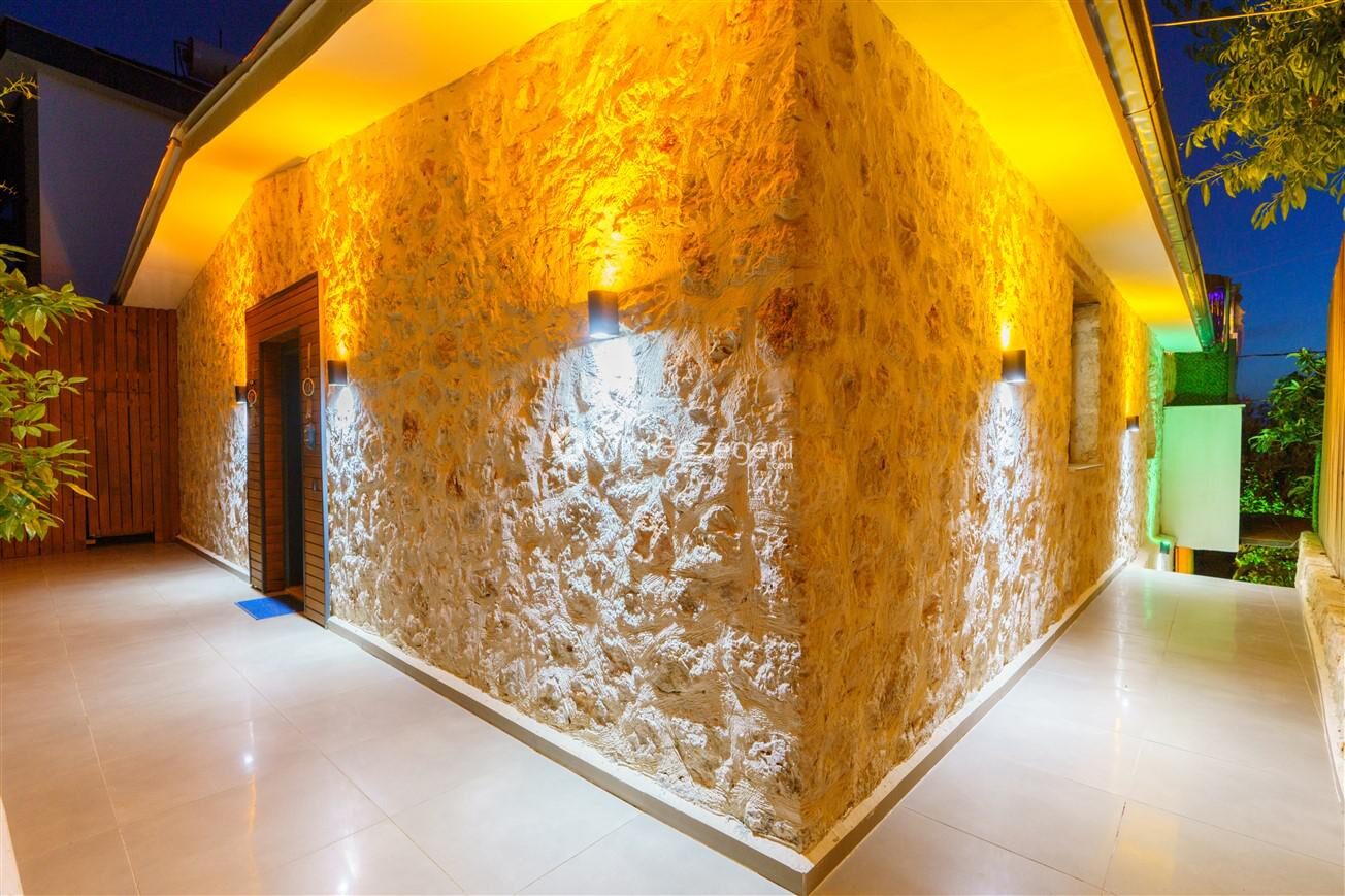 Villa Mira Queen — 59