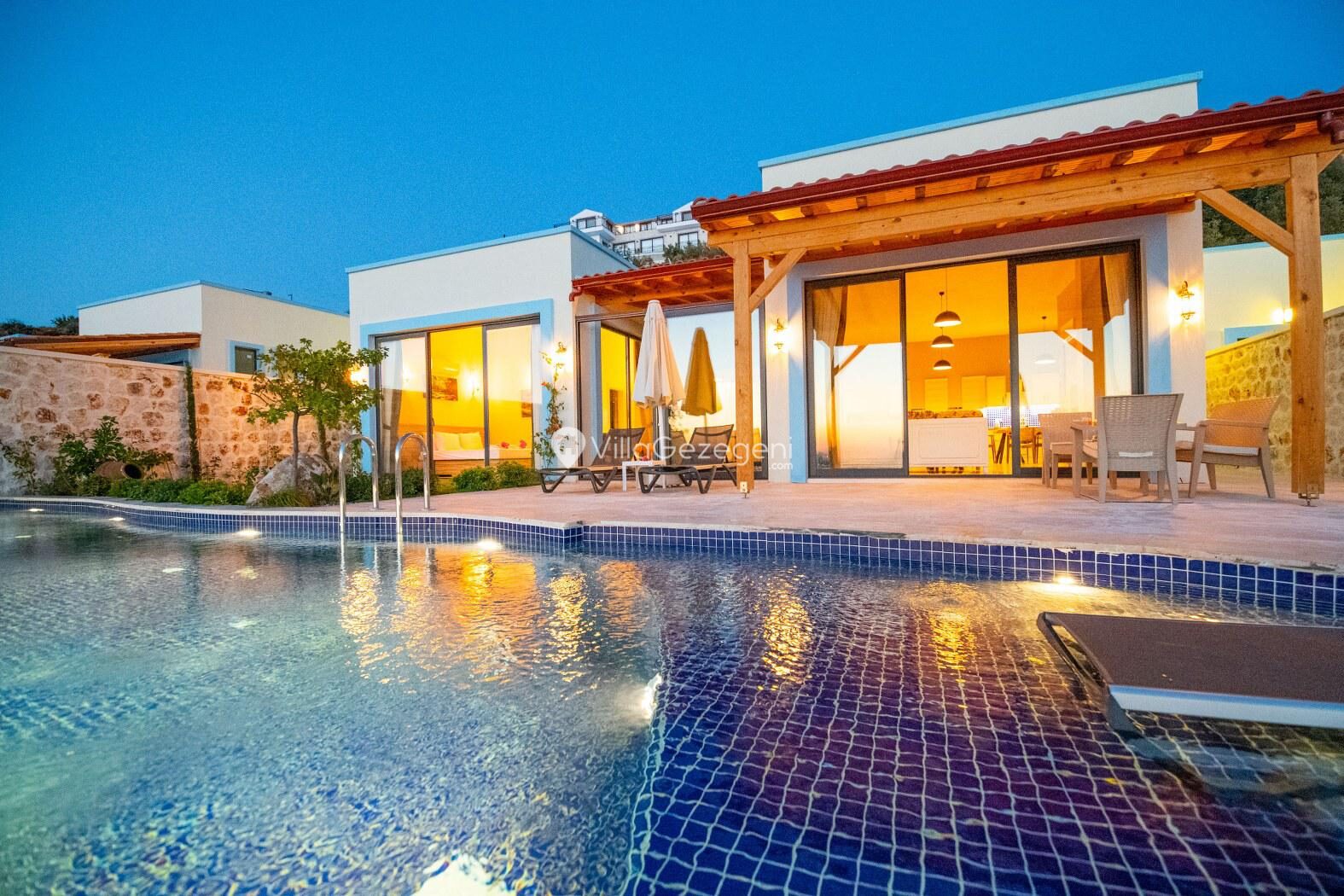 Villa Jade — 1
