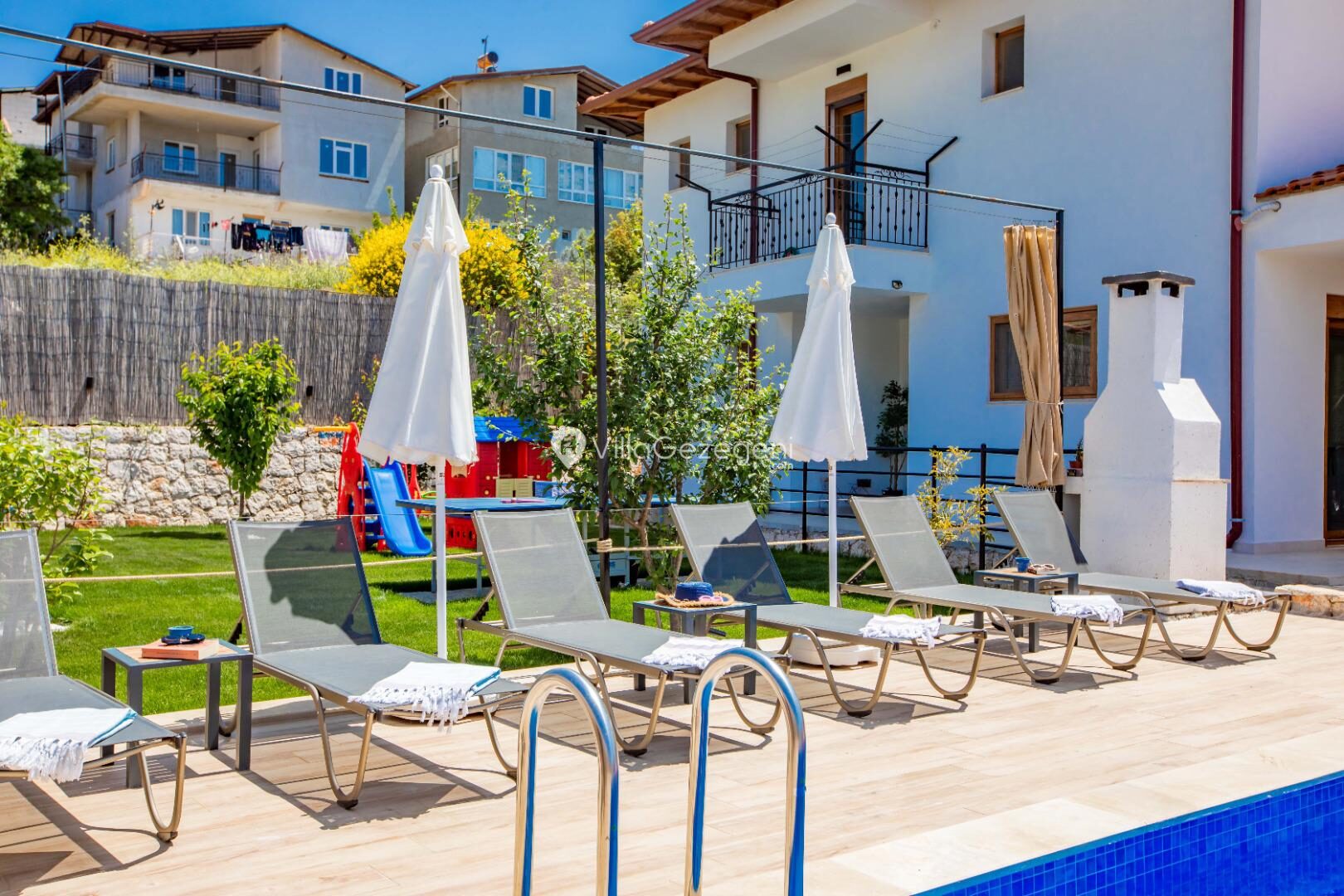 Villa Daphne — 11