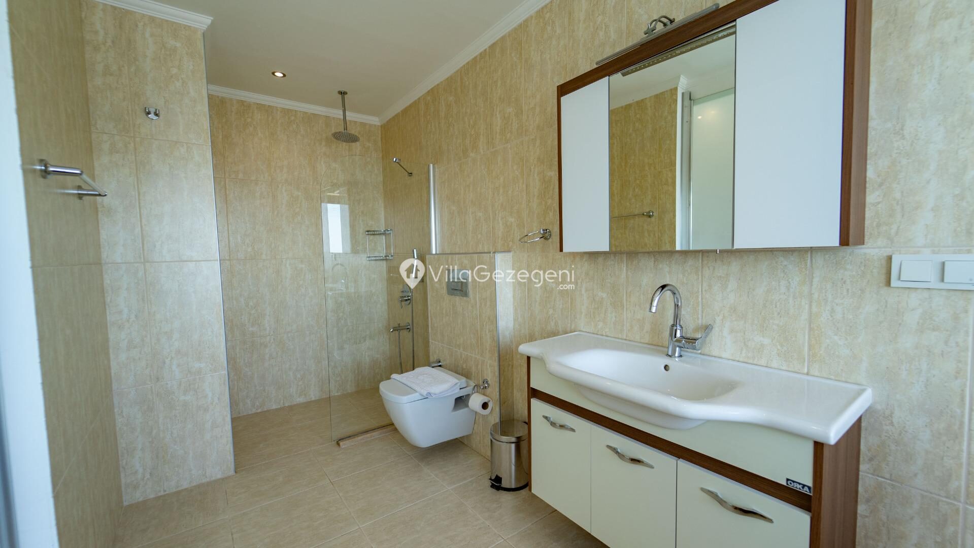 Villa Lina Banyo 4 – Üzümlü kiralık villa