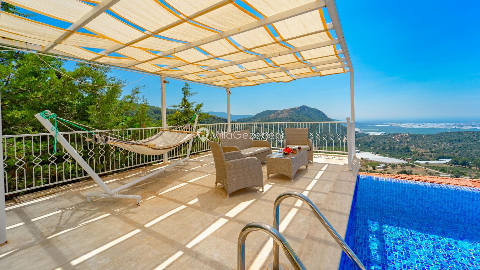 Villa Lina Bahçe / teras 1 – Üzümlü kiralık villa