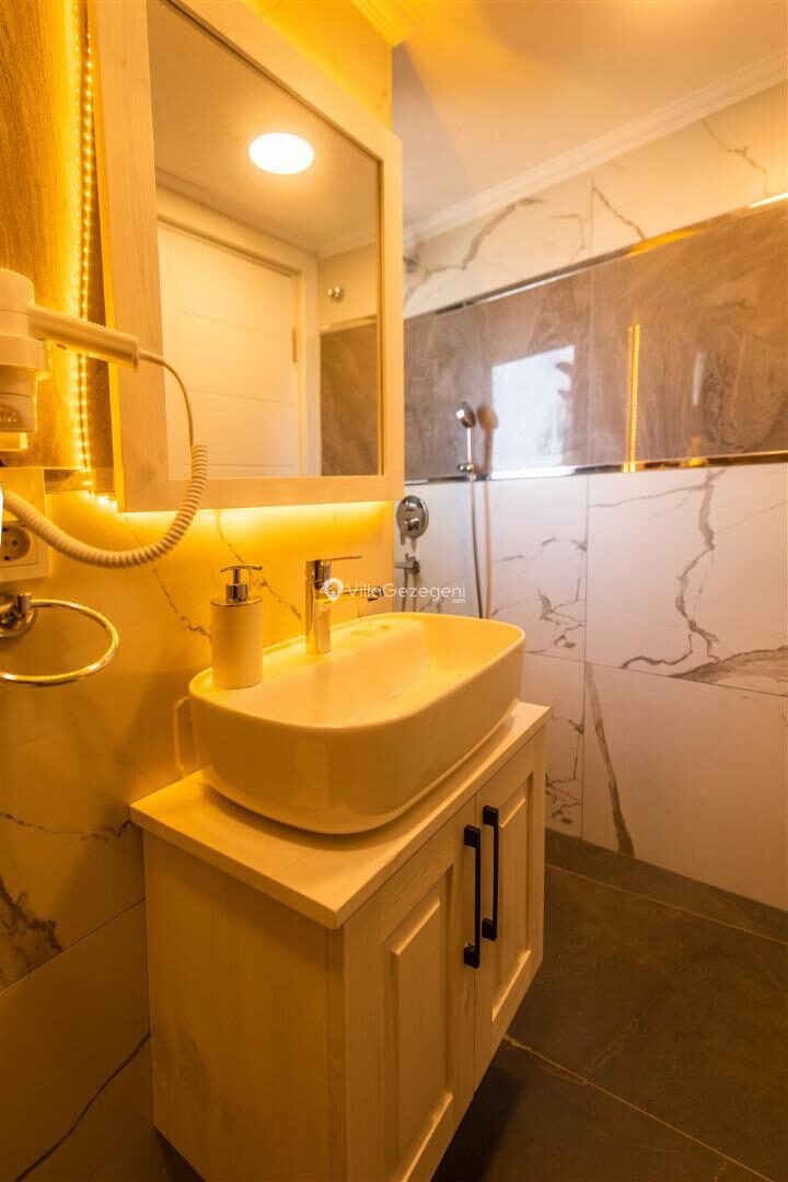 Villa Hills Köln — 37
