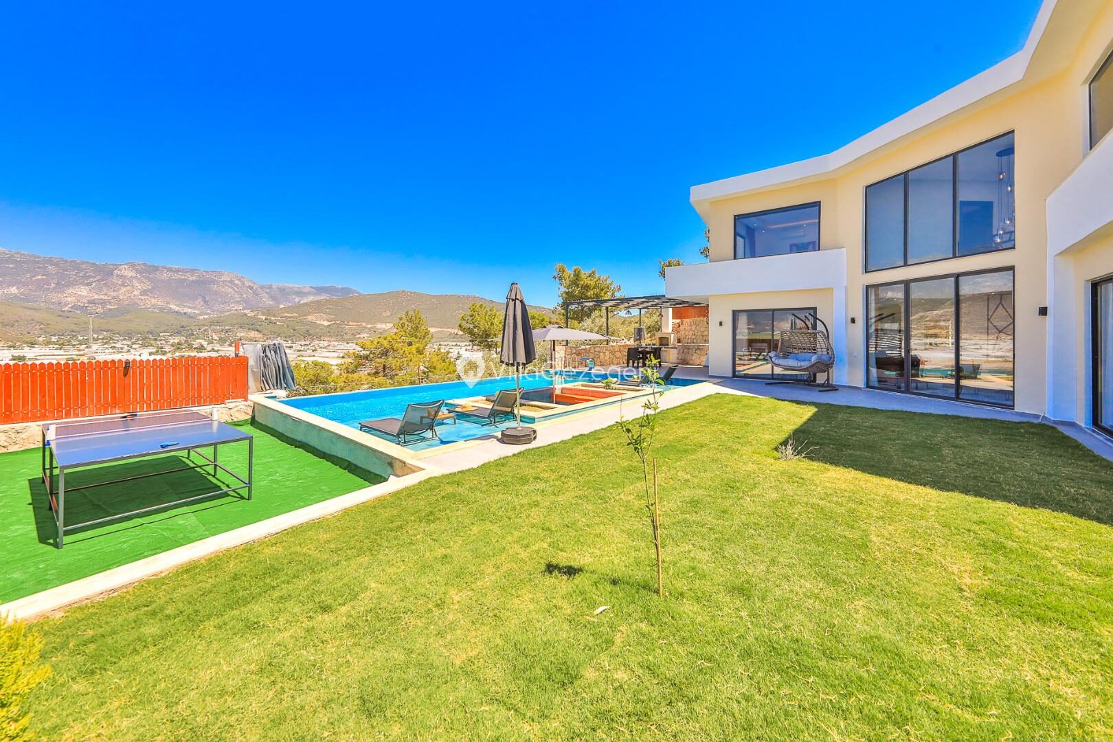 Villa Glass House — 4