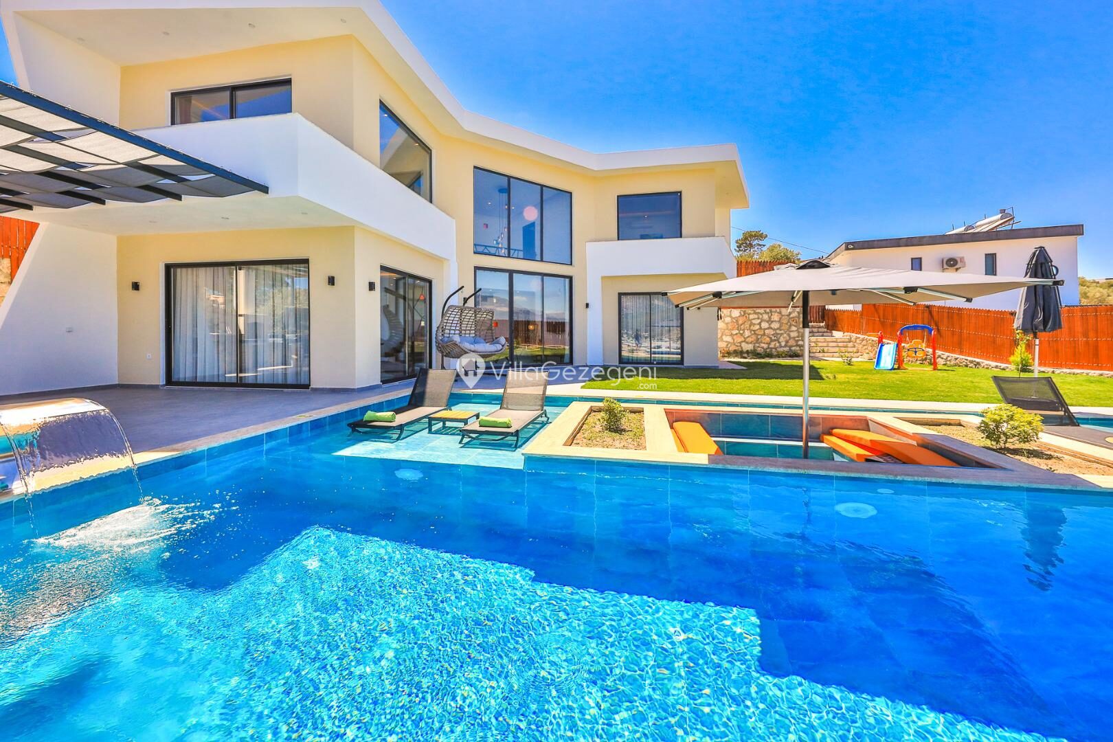 Villa Glass House — 9