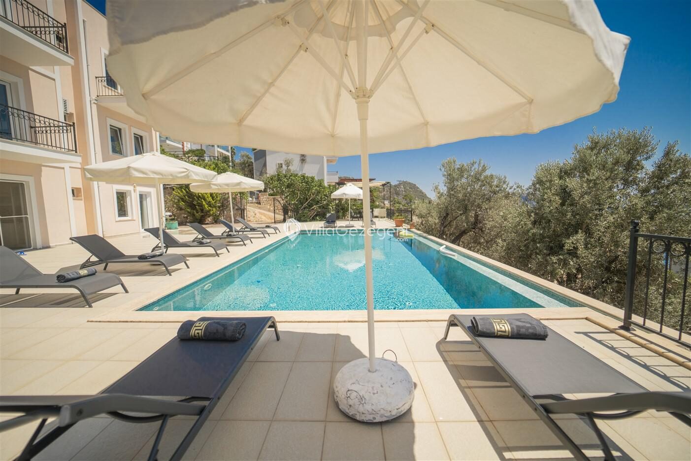 Villa Abis — 12