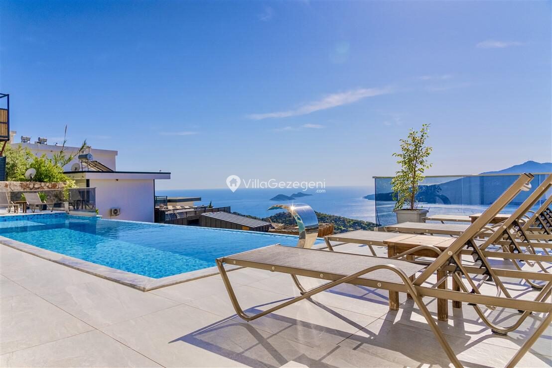 Villa July — 8