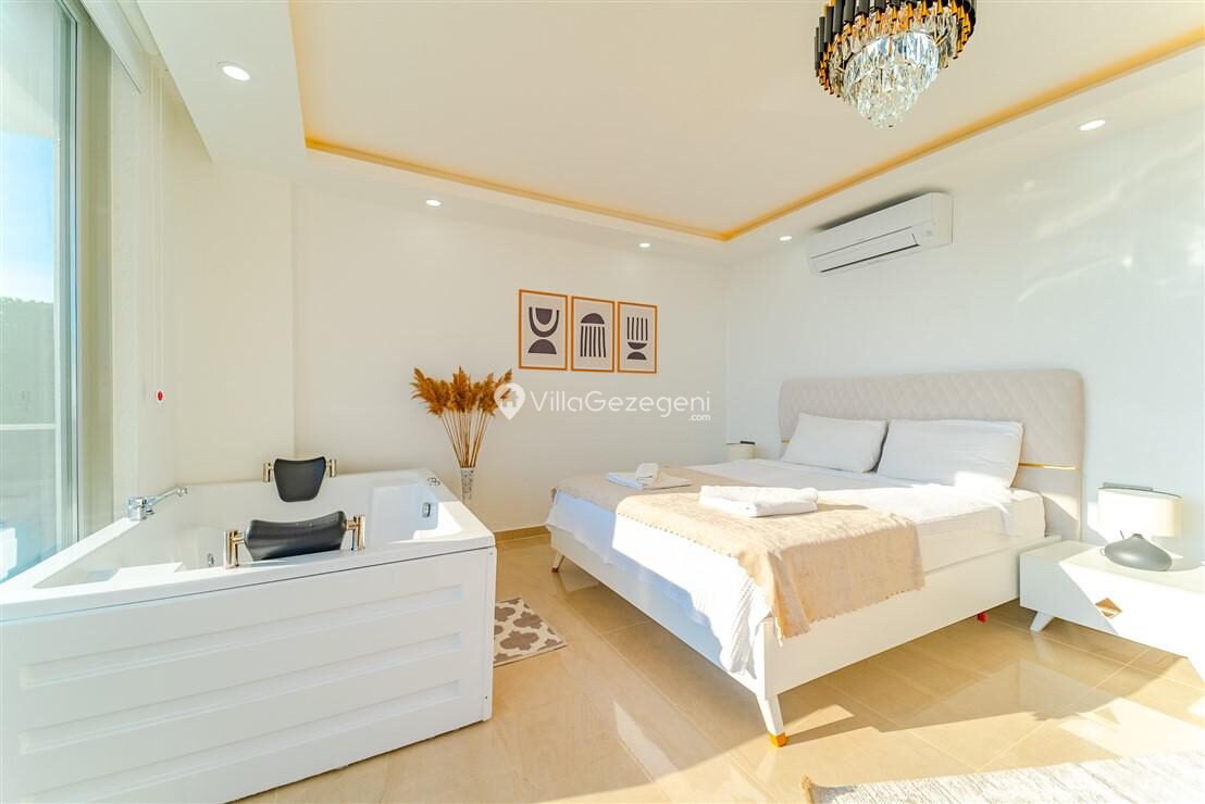 Villa July — 60