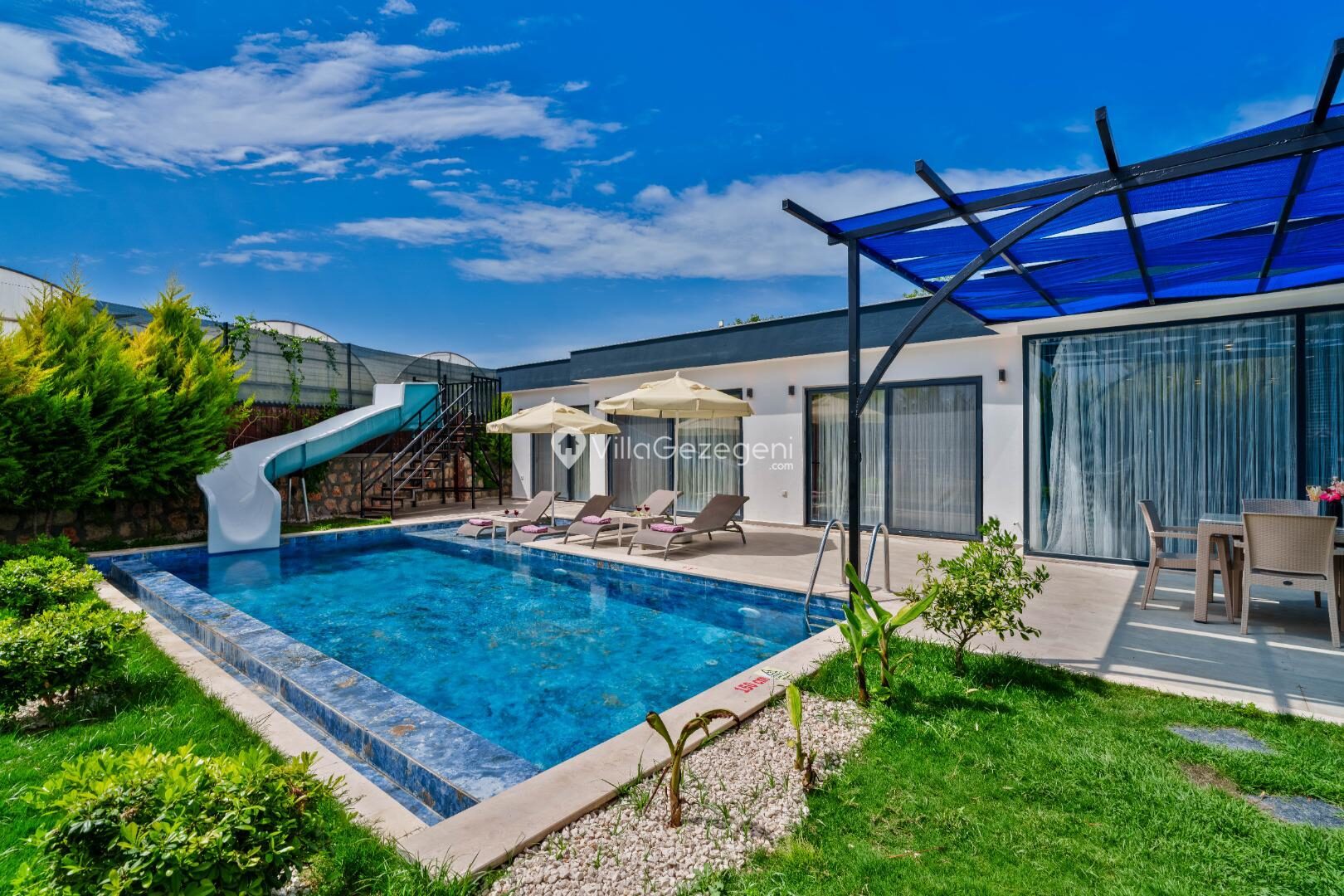 Villa Elena 1 — 3