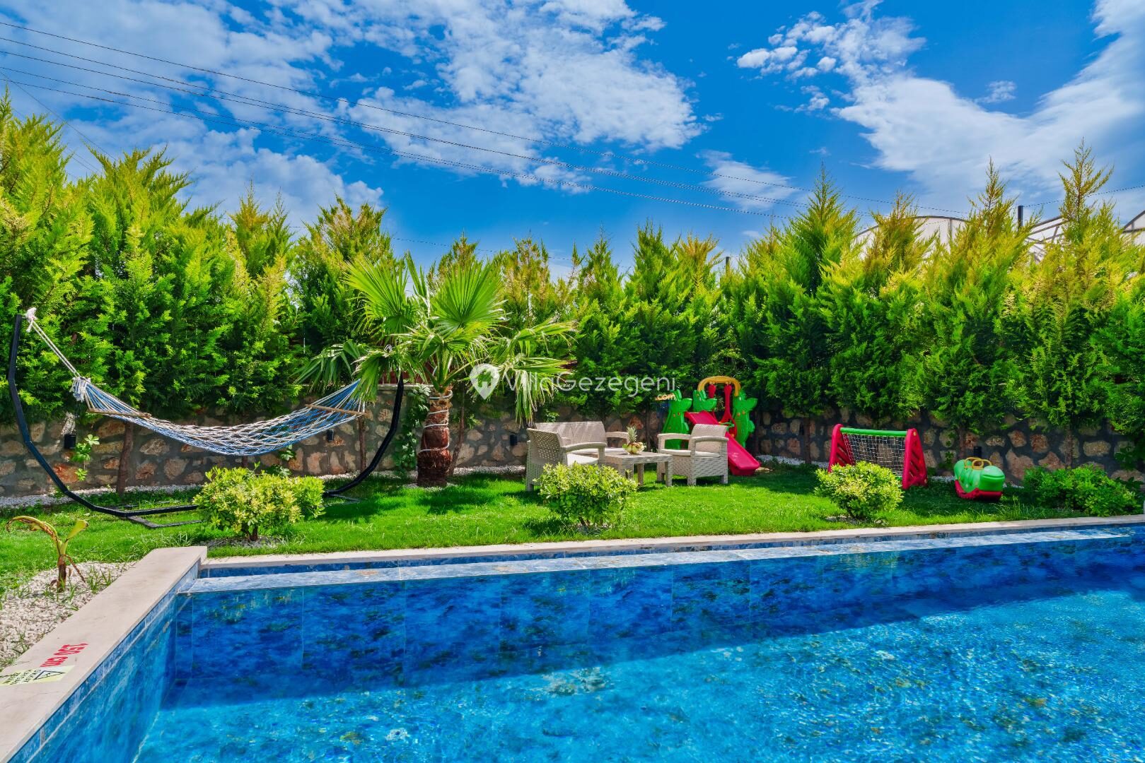 Villa Elena 1 — 12