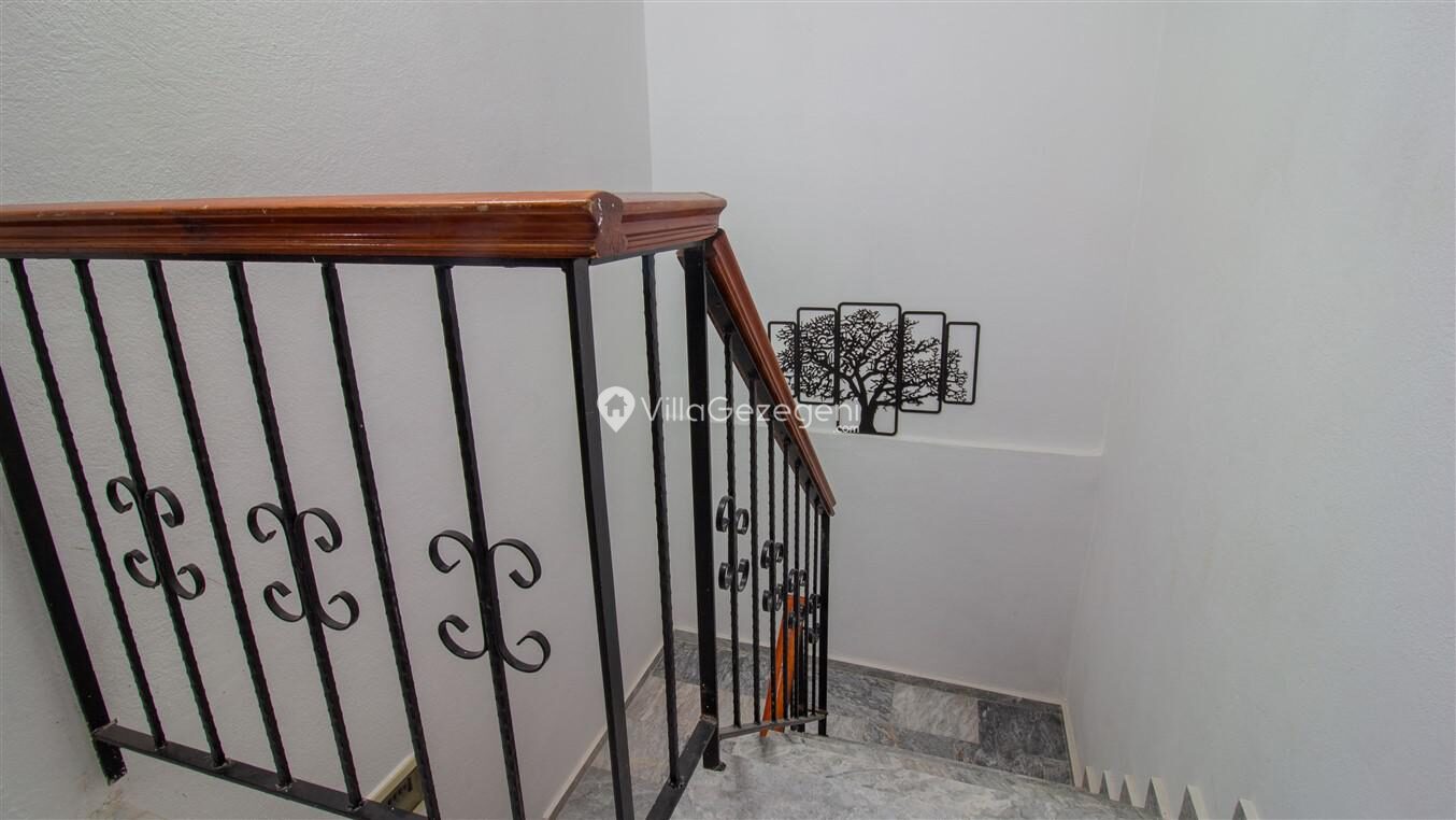 Villa Capital — 79