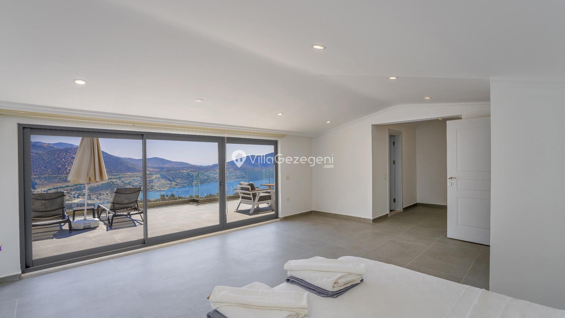 Villa Lion — 108