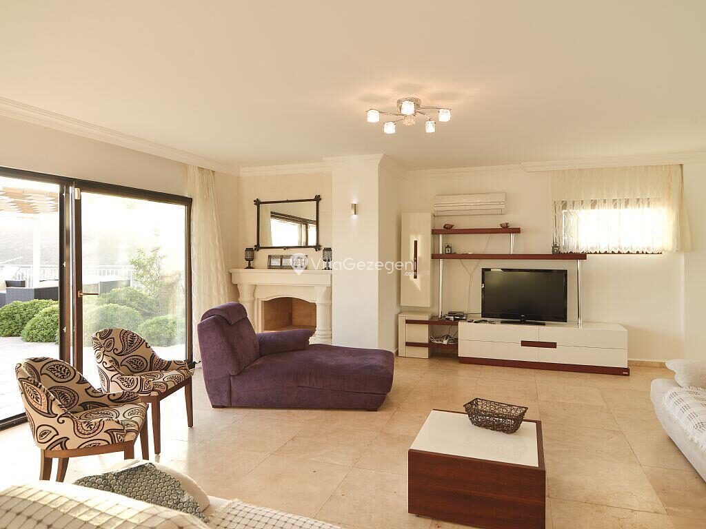 Villa Falcon Lodge — 24