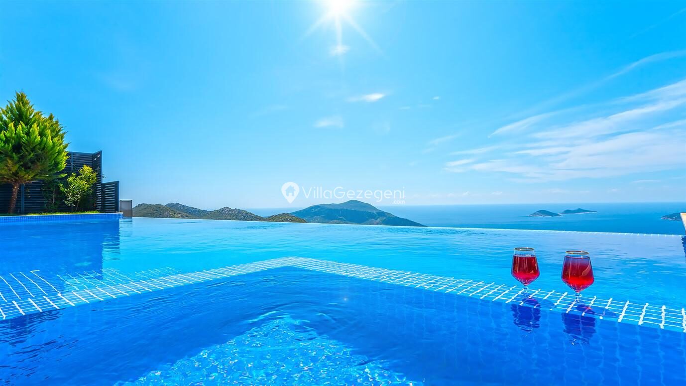 Villa Royal — 9