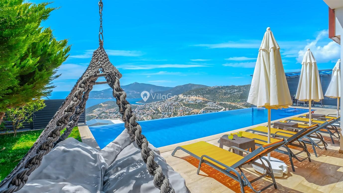 Villa Royal — 16