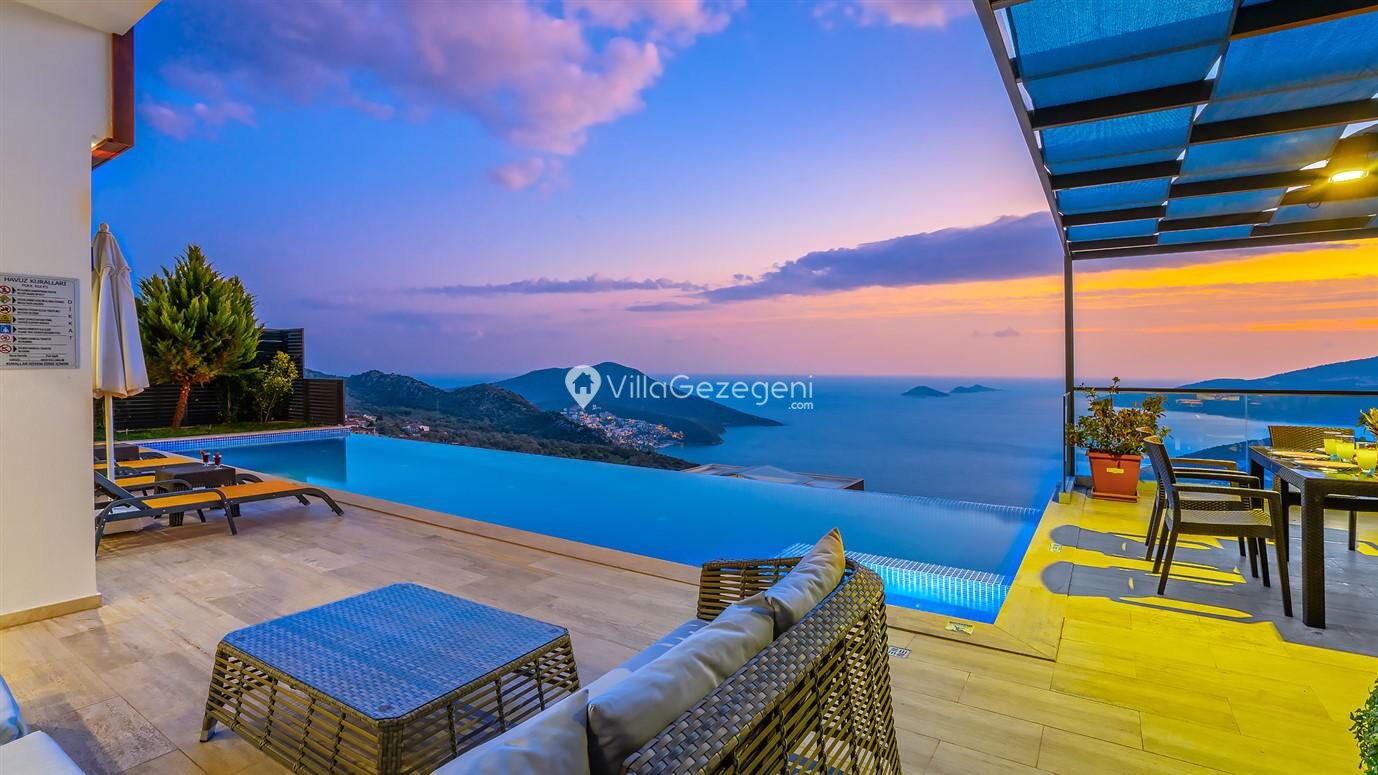 Villa Royal — 25