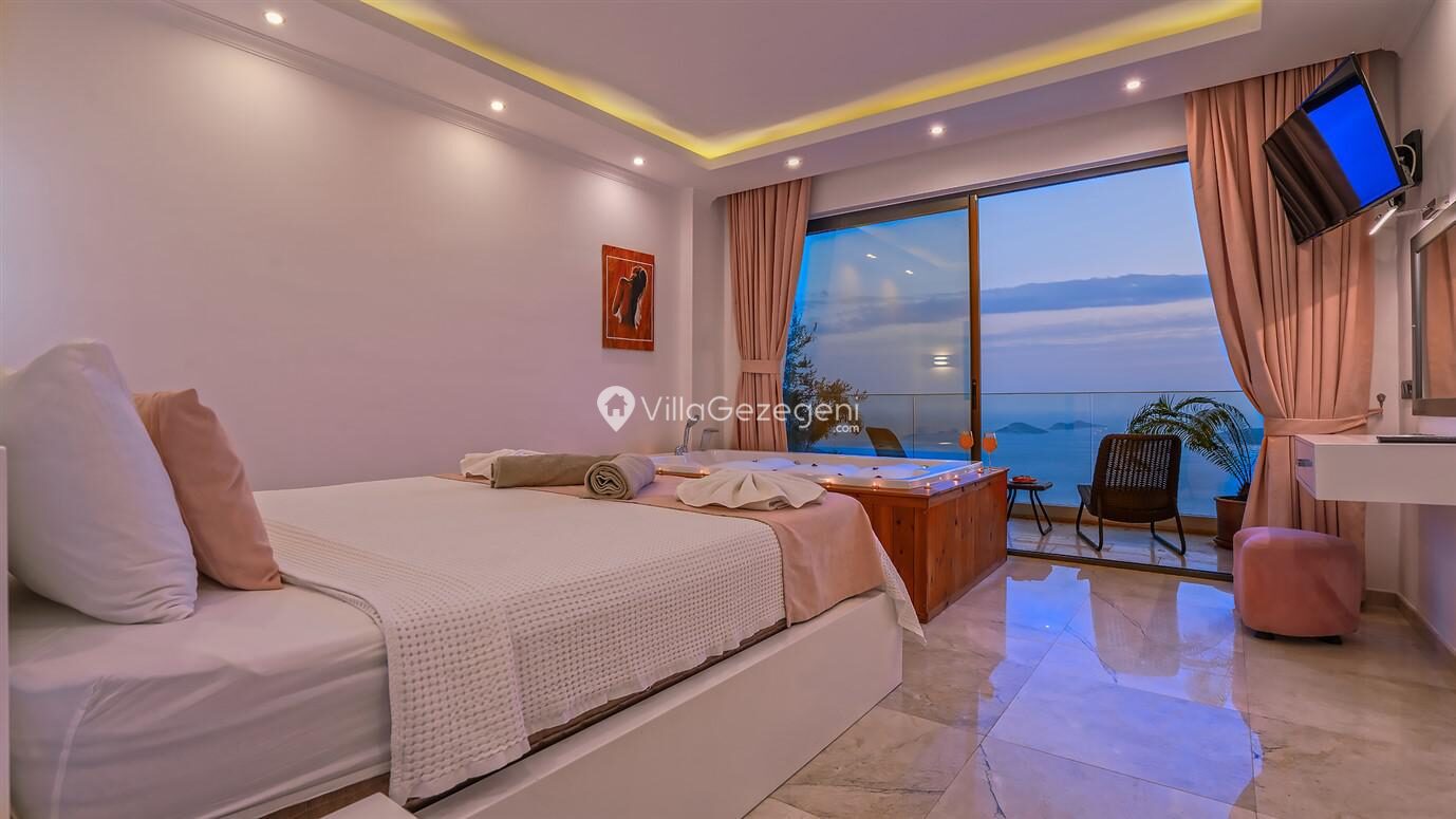 Villa Royal — 46
