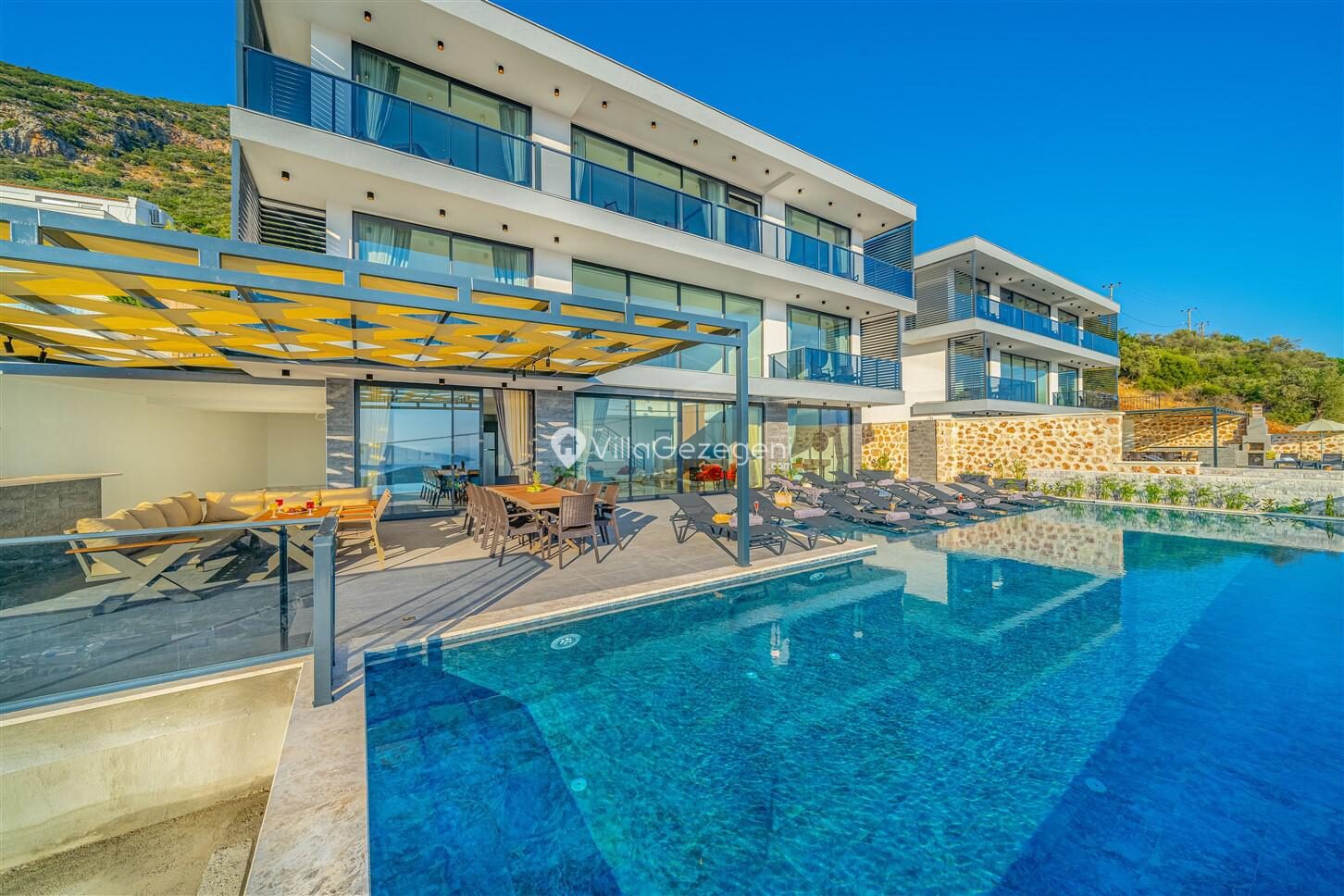 Villa Grey Falcon — 2