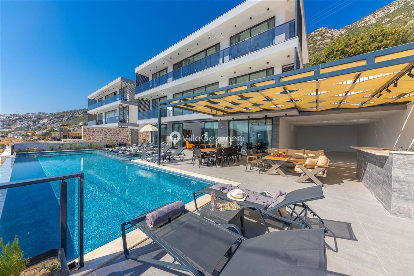 Villa Royal Falcon — 2