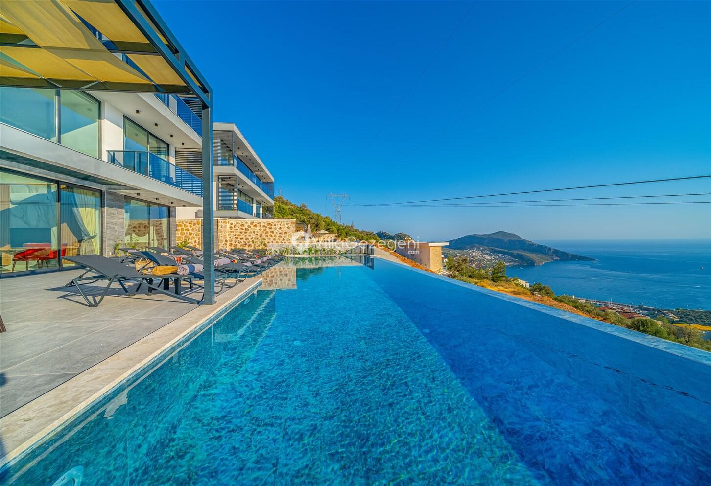 Villa Grey Falcon — 11