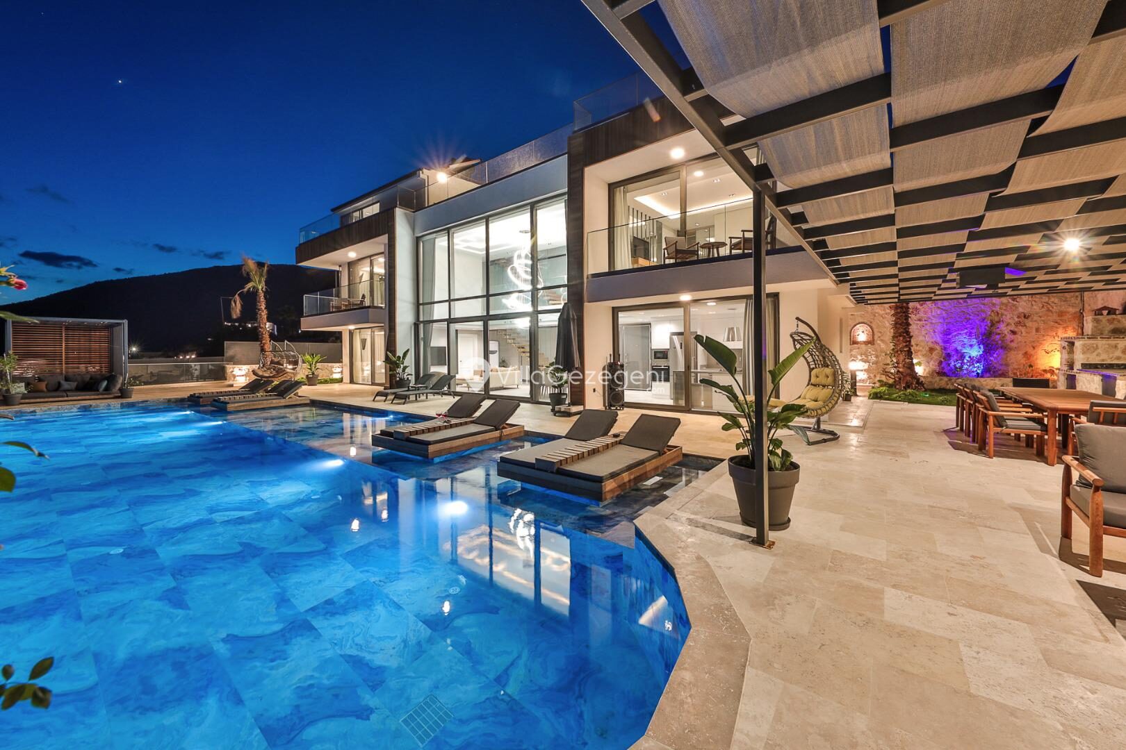 Villa Royal Life — 13