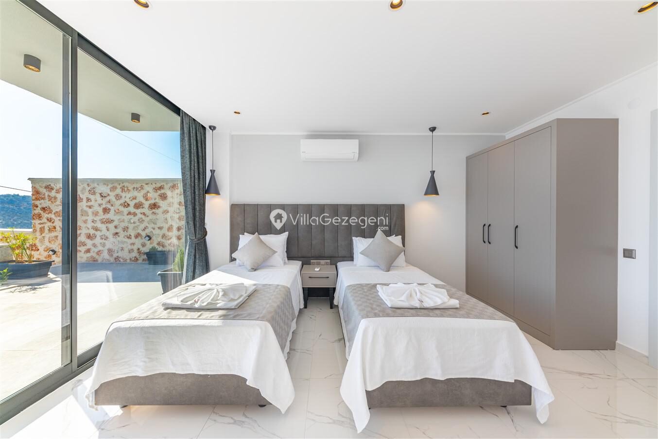 Villa Royal Falcon — 24
