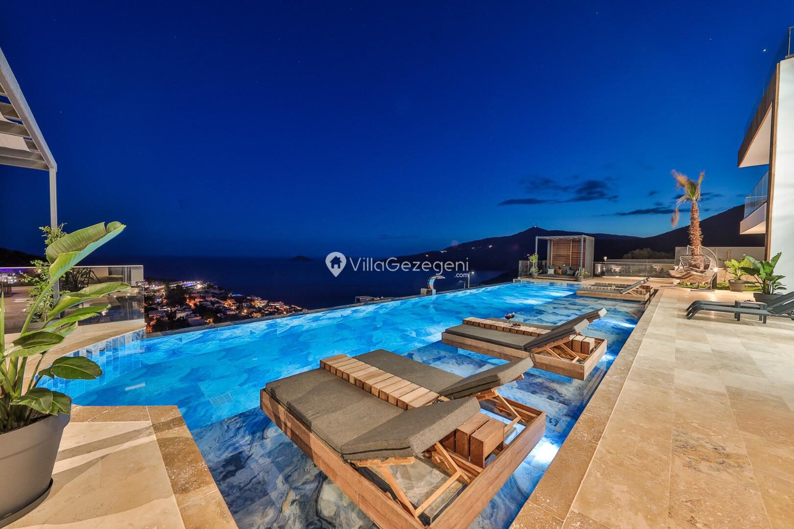 Villa Royal Life — 32