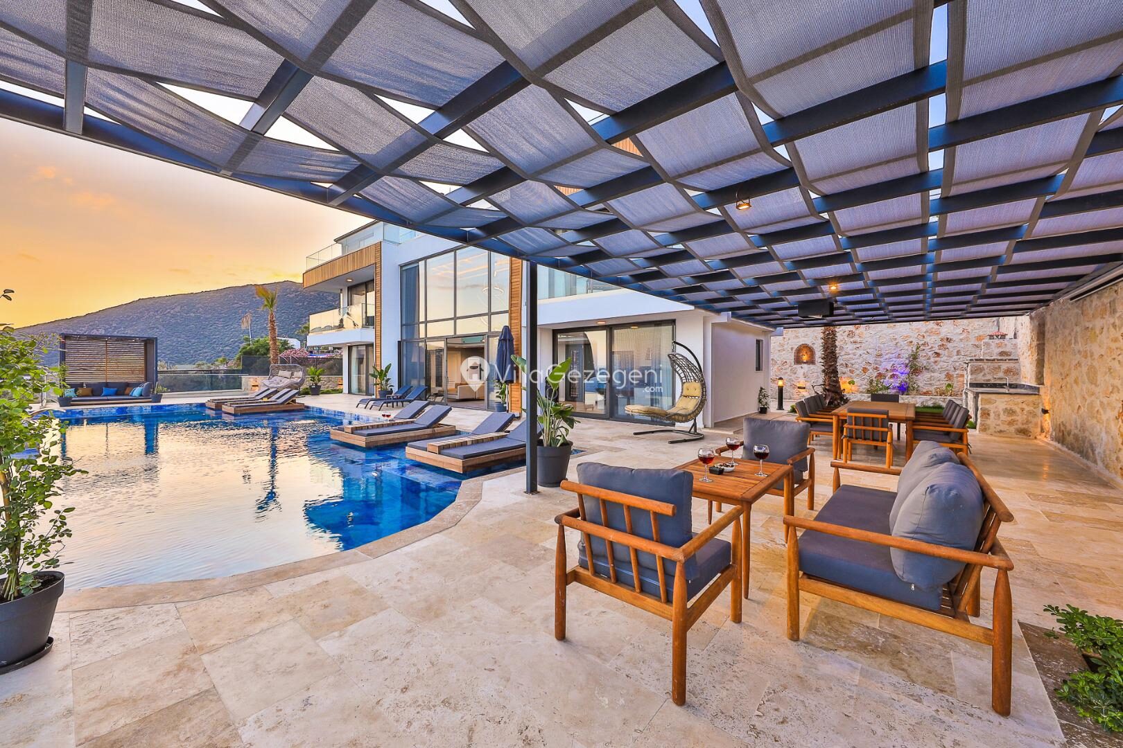 Villa Royal Life — 86