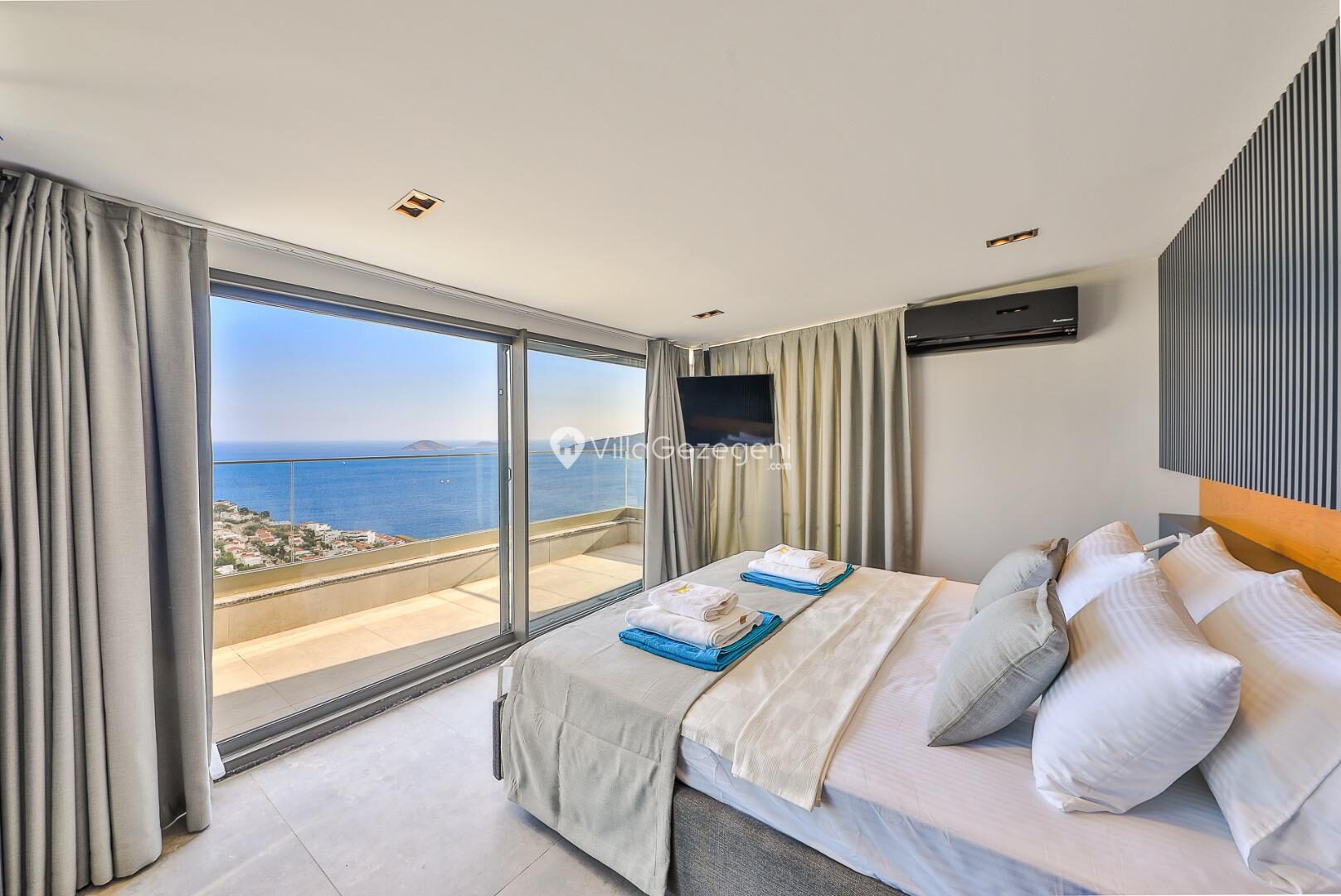 Villa Royal Life — 103