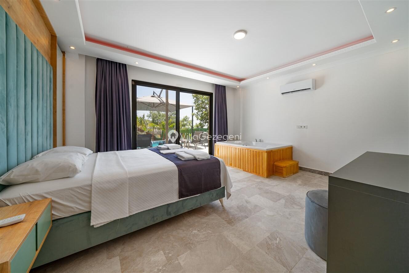 Villa Mira Trio 2 — 55