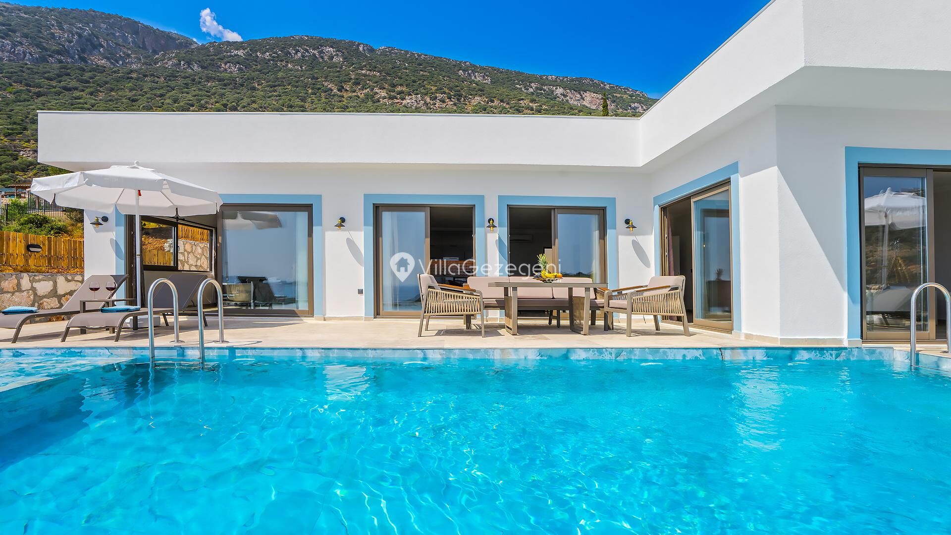 Villa Nevra — 4