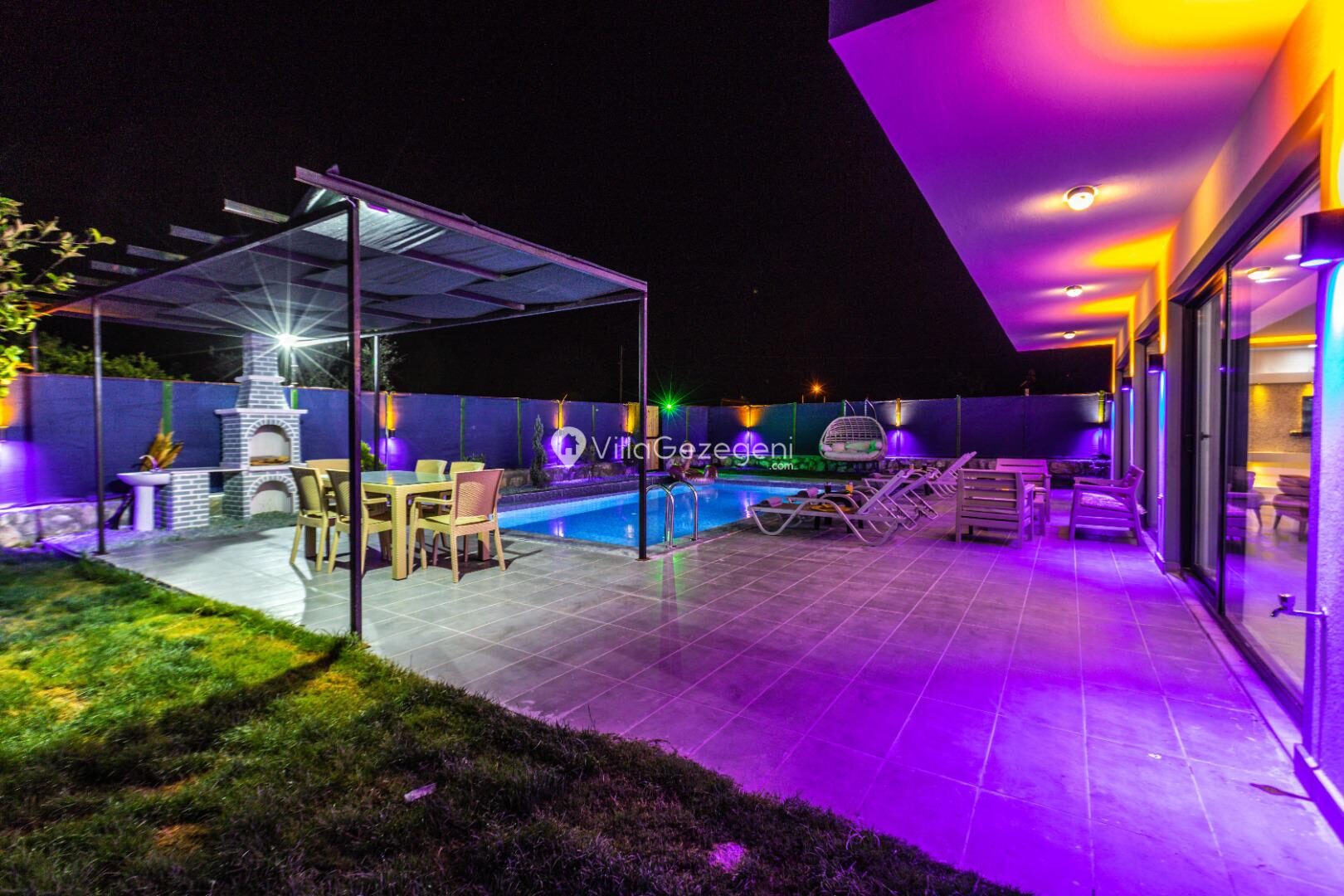 Villa Last Summer — 13
