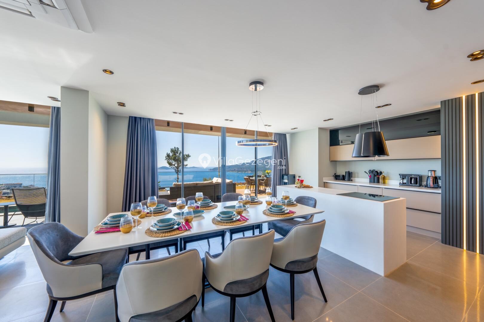 Villa Safran Flower — 50
