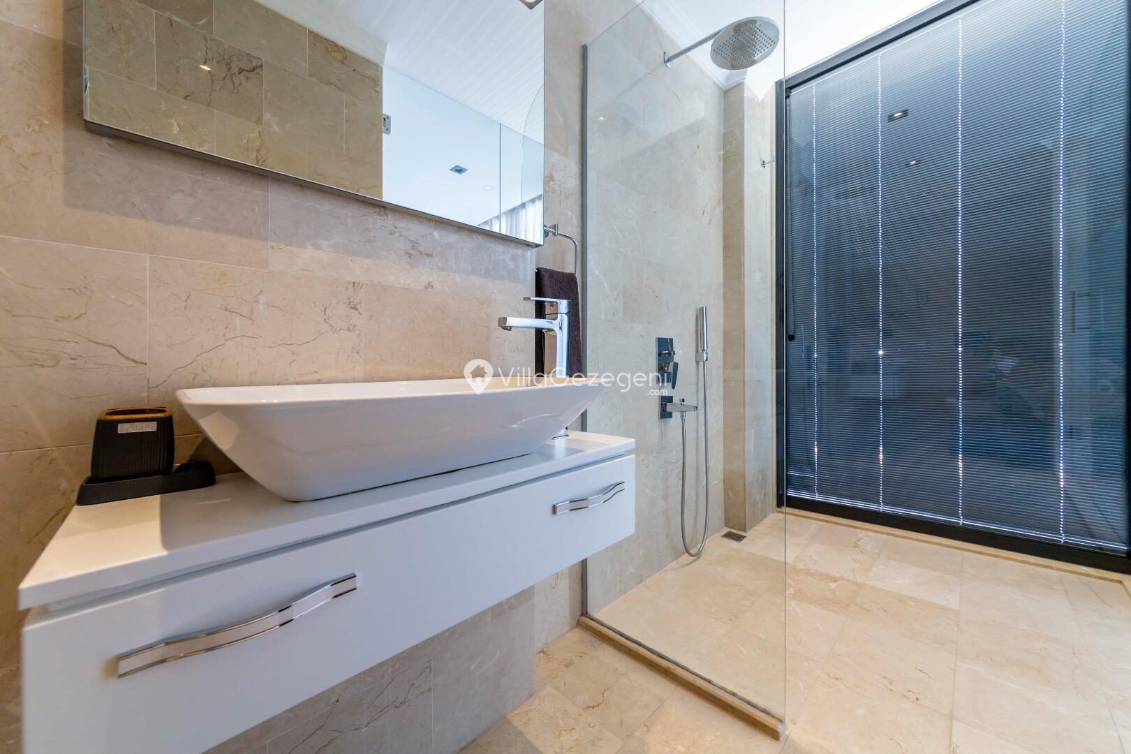Villa Lumineux — 23