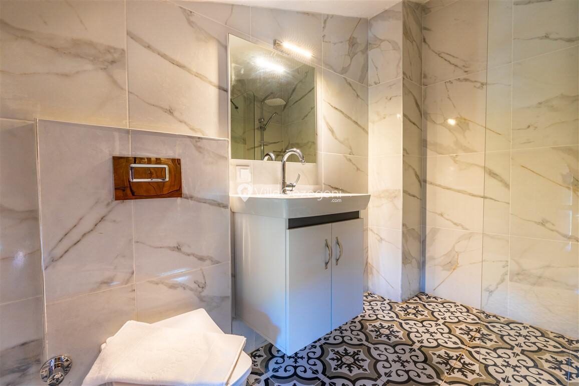 Villa Şah Bezirgan — 32