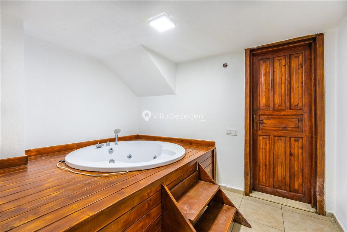Villa Şah Bezirgan — 45