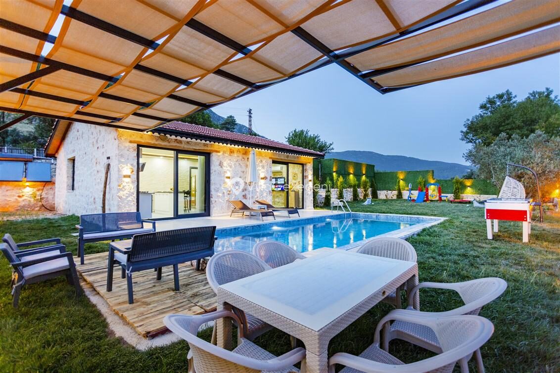 Villa Menesa — 1