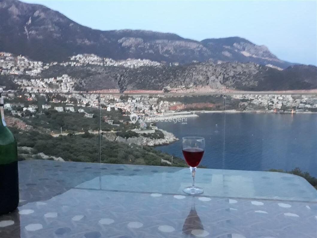 Villa Banu Exclusive — 180