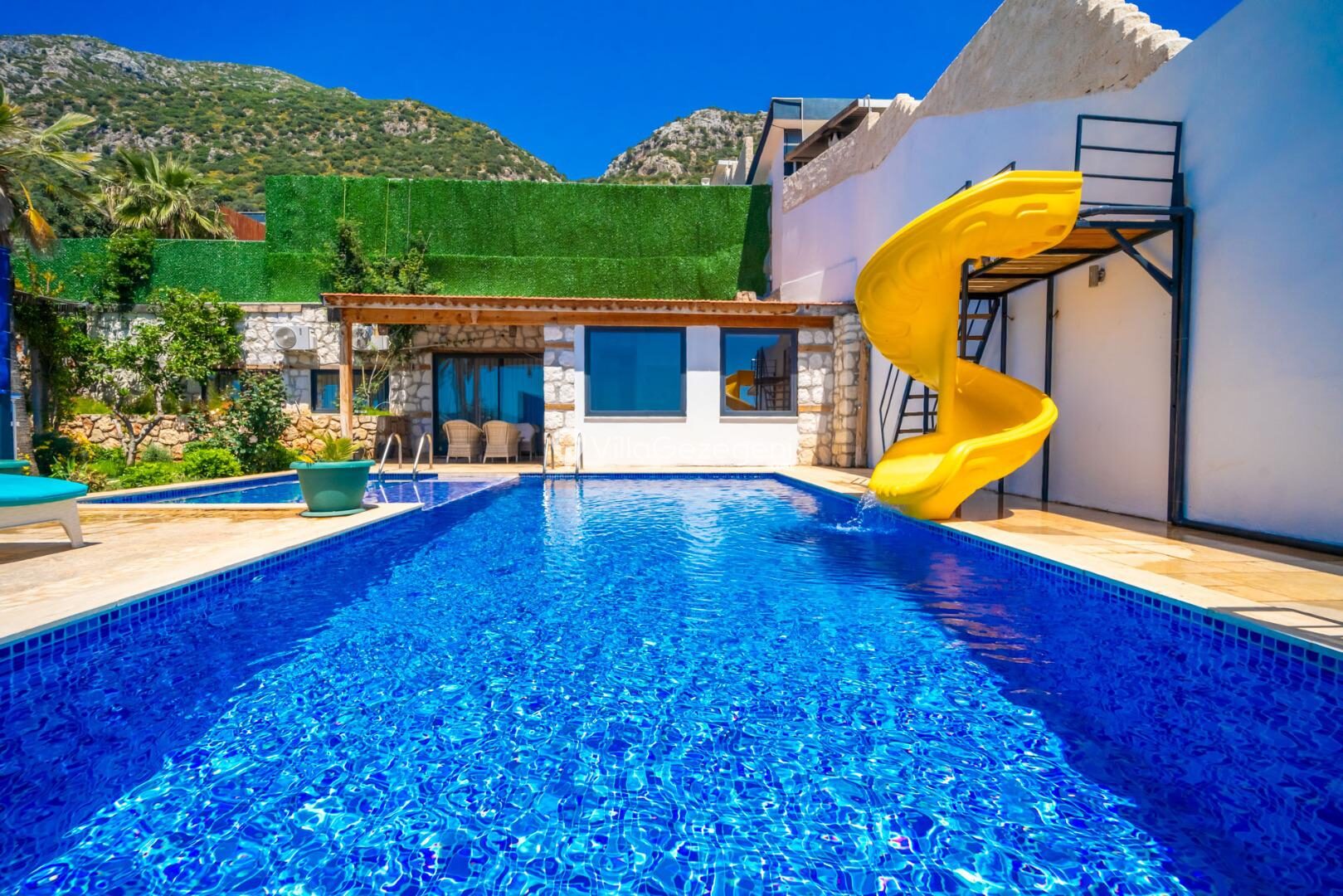 Villa Anahita — 2