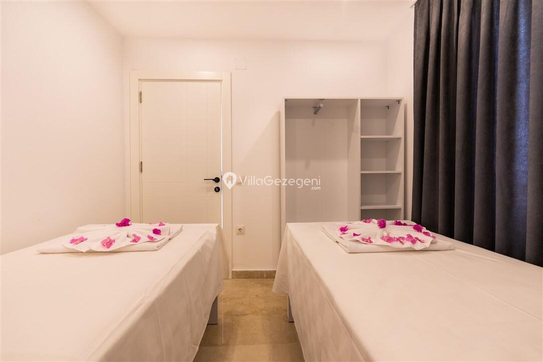 Villa City — 38