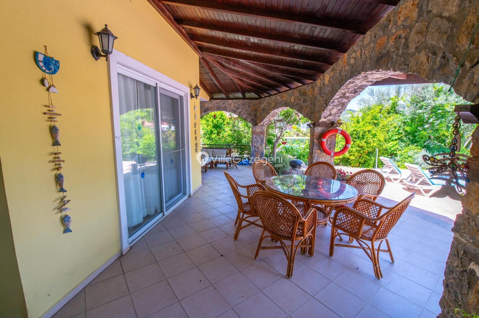 Villa Alora — 8