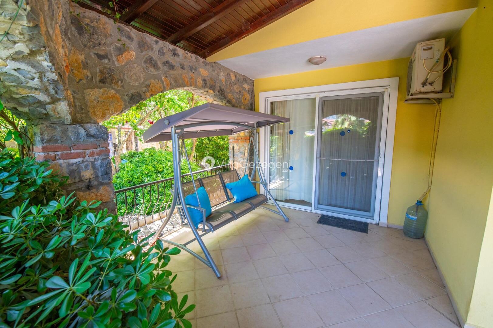 Villa Alora — 9