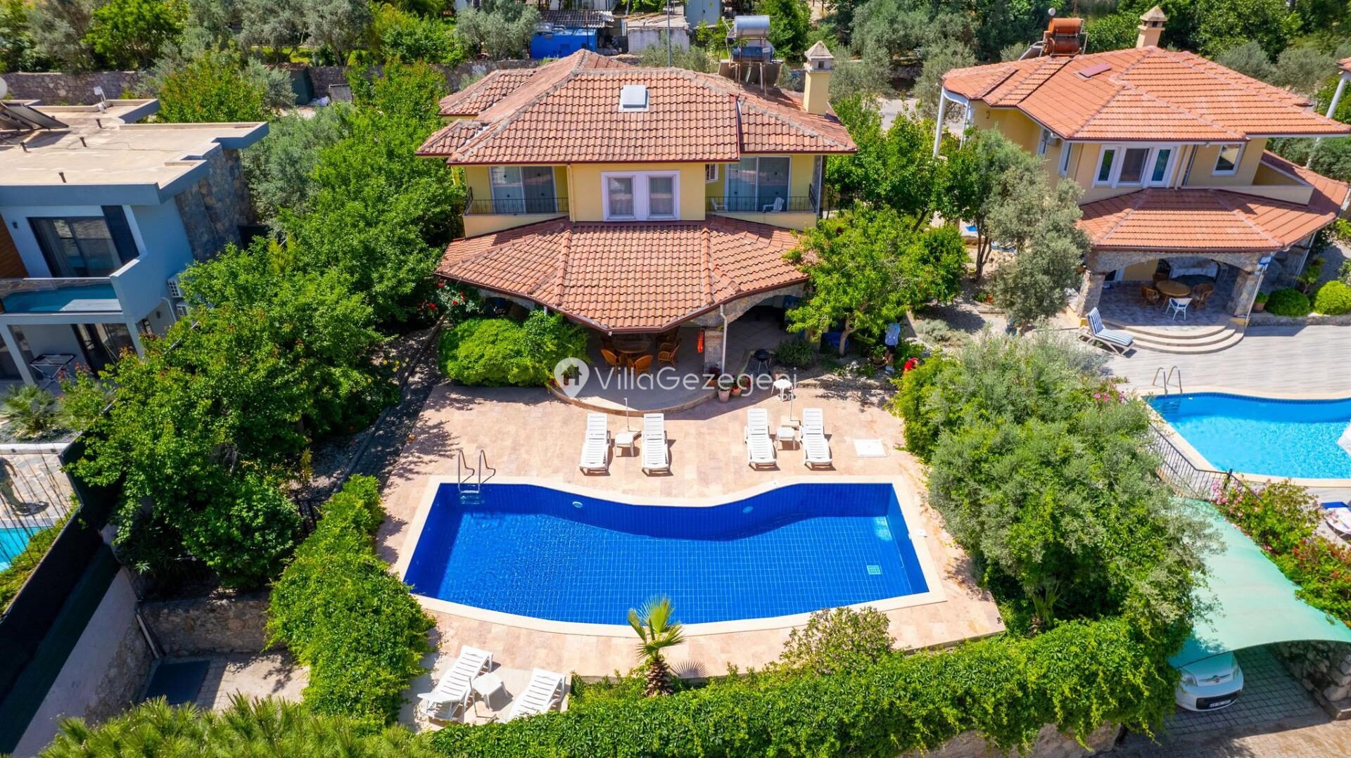 Villa Alora — 30
