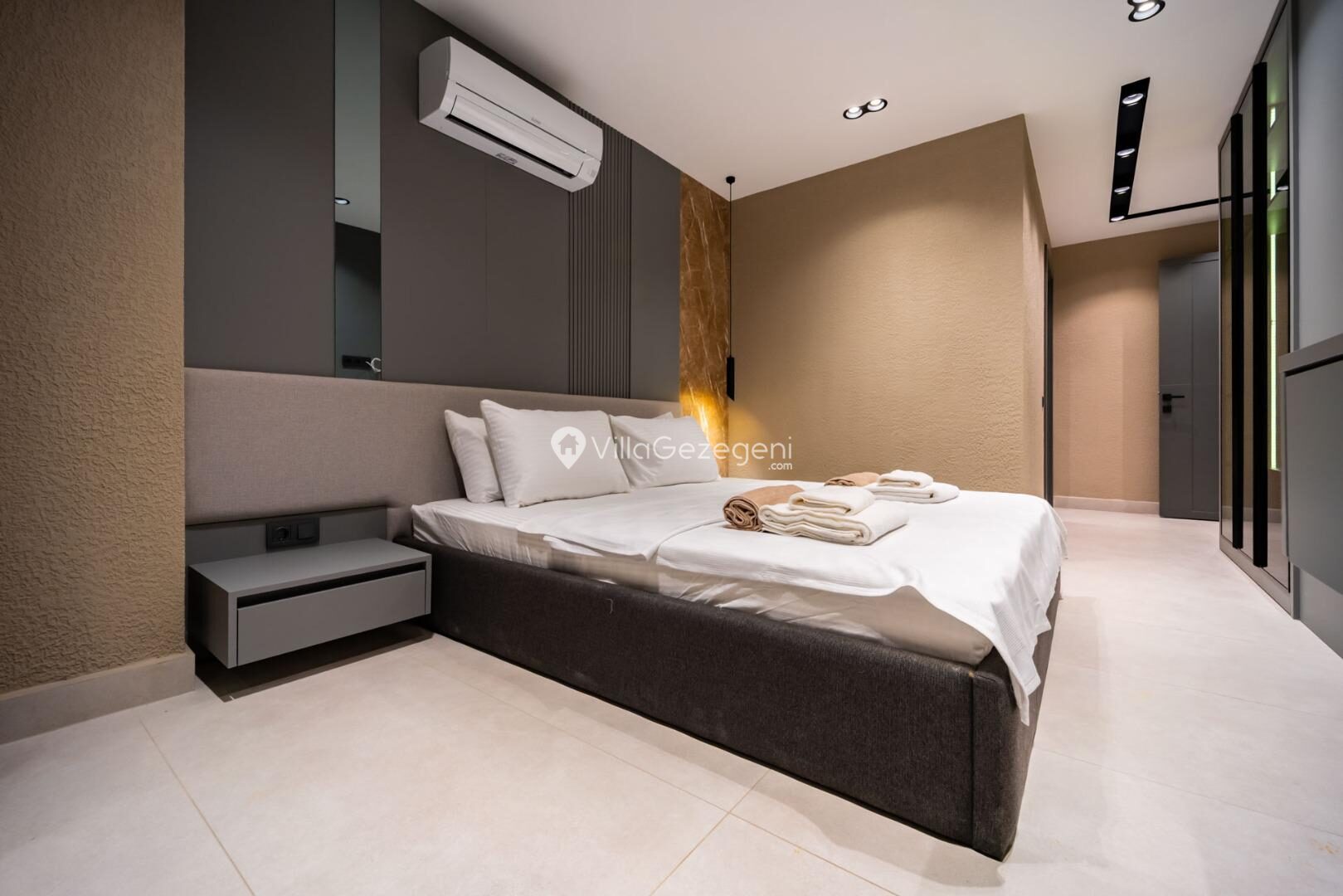 Villa Aura C — 45
