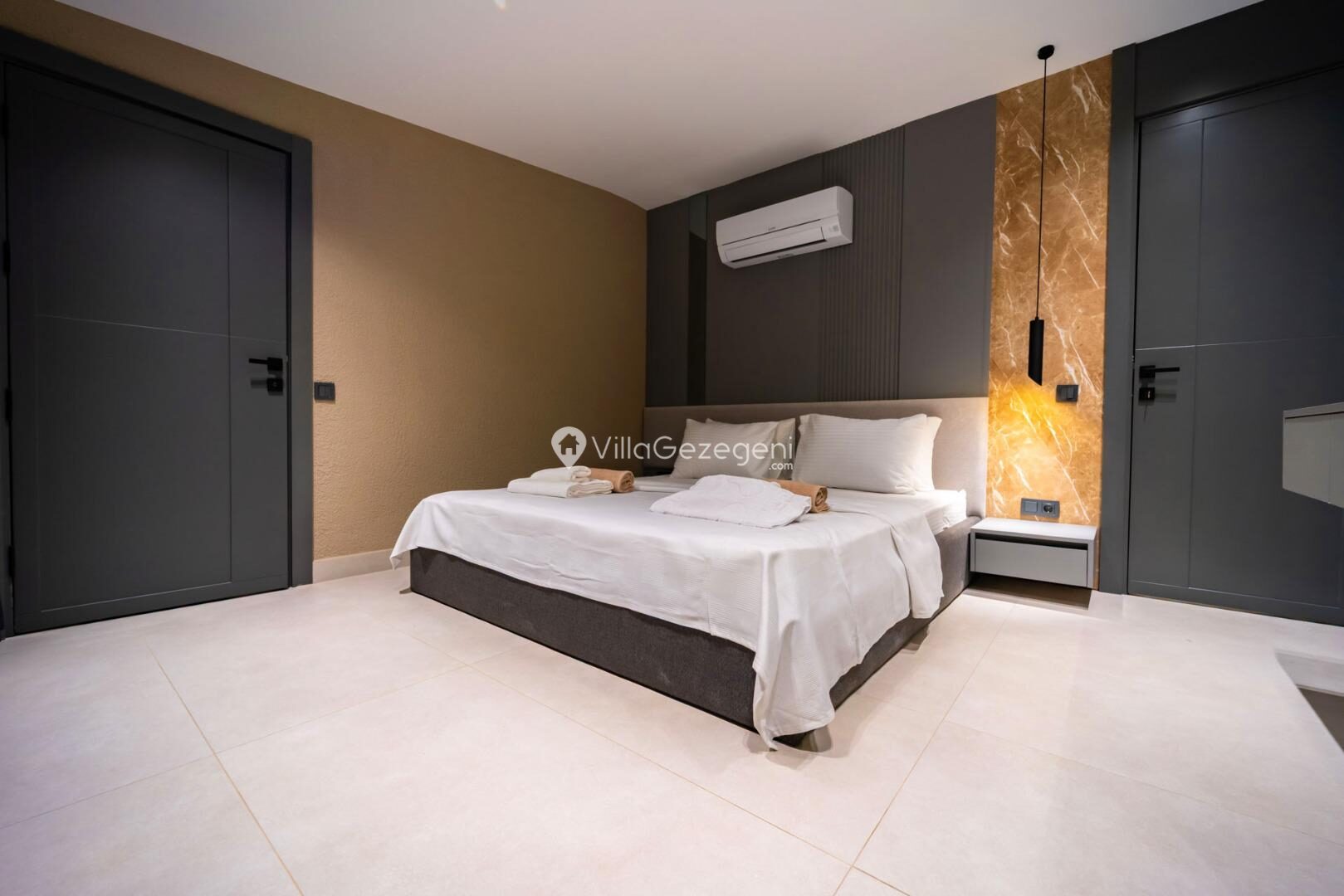 Villa Aura C — 48