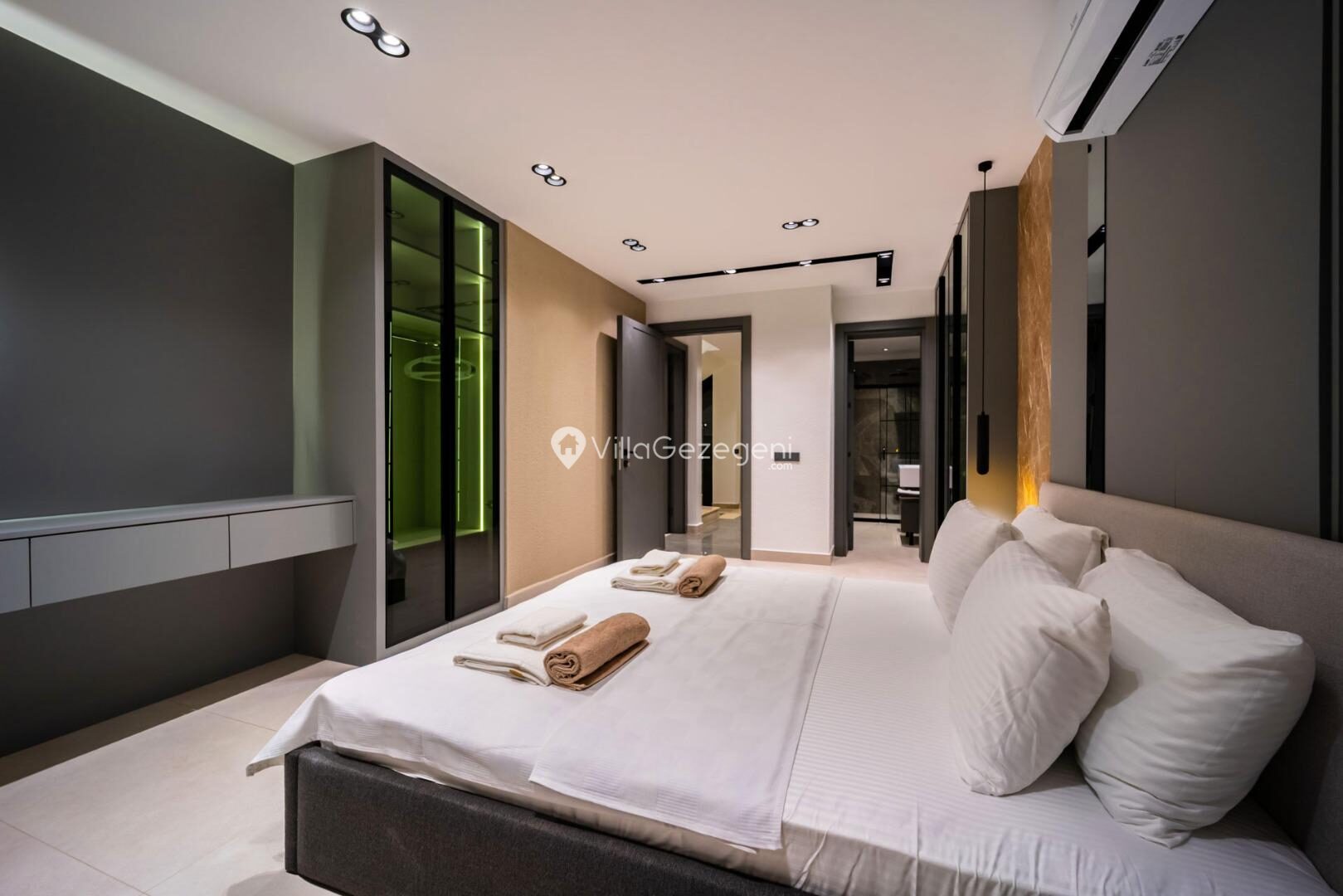 Villa Aura C — 51