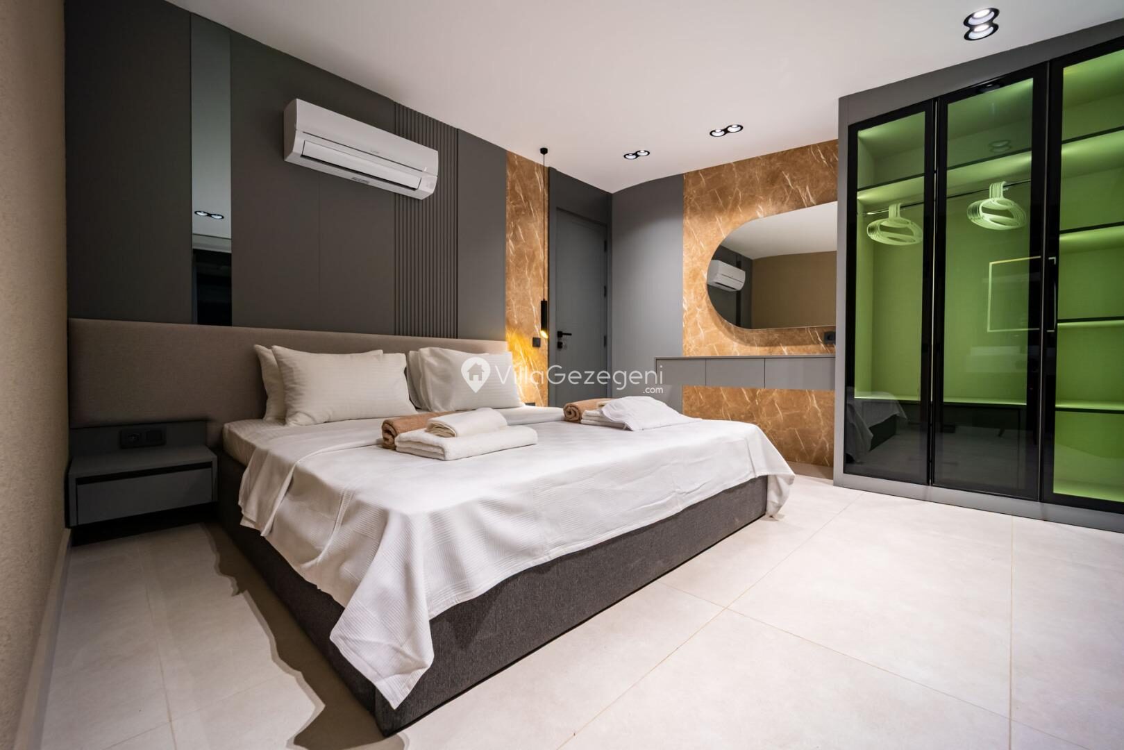 Villa Aura C — 53