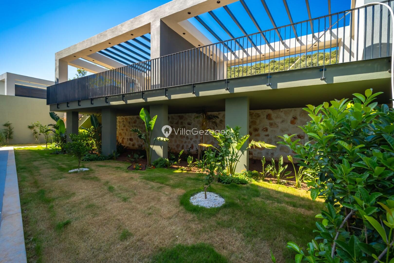 Villa Aura C — 56