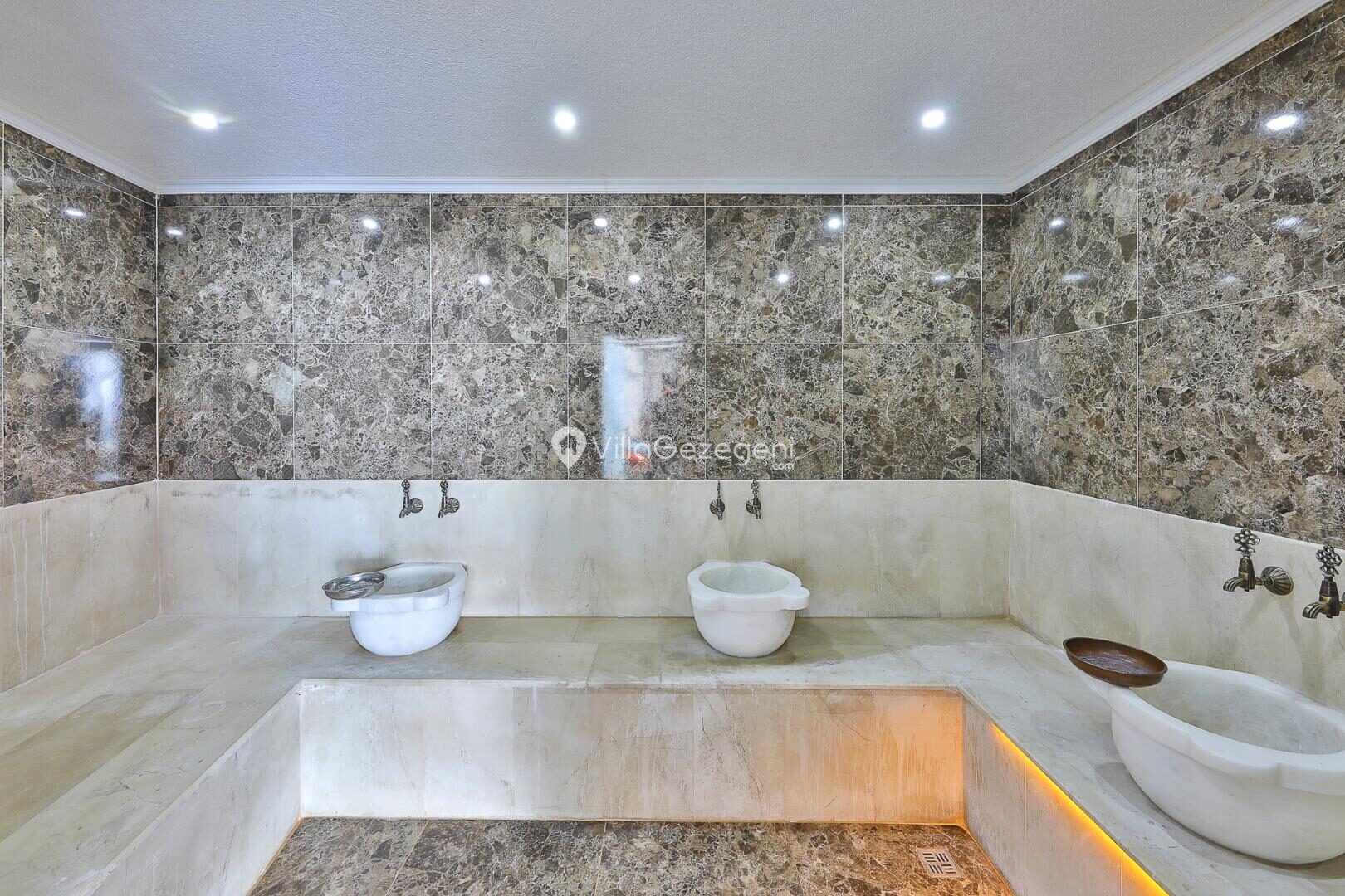 Villa Grand — 52
