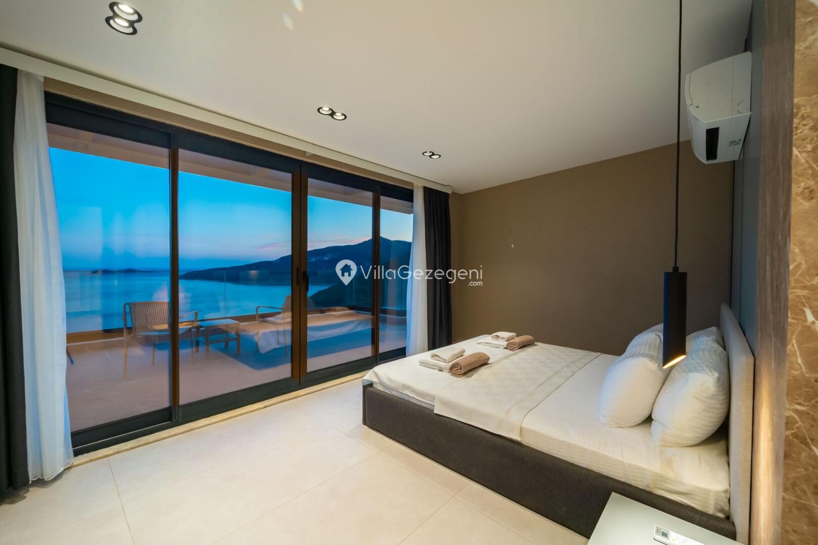 Villa Aura E — 64